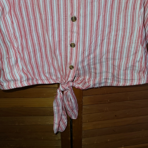 American Eagle Stripe Button Down Shirt - Picture 6 of 9